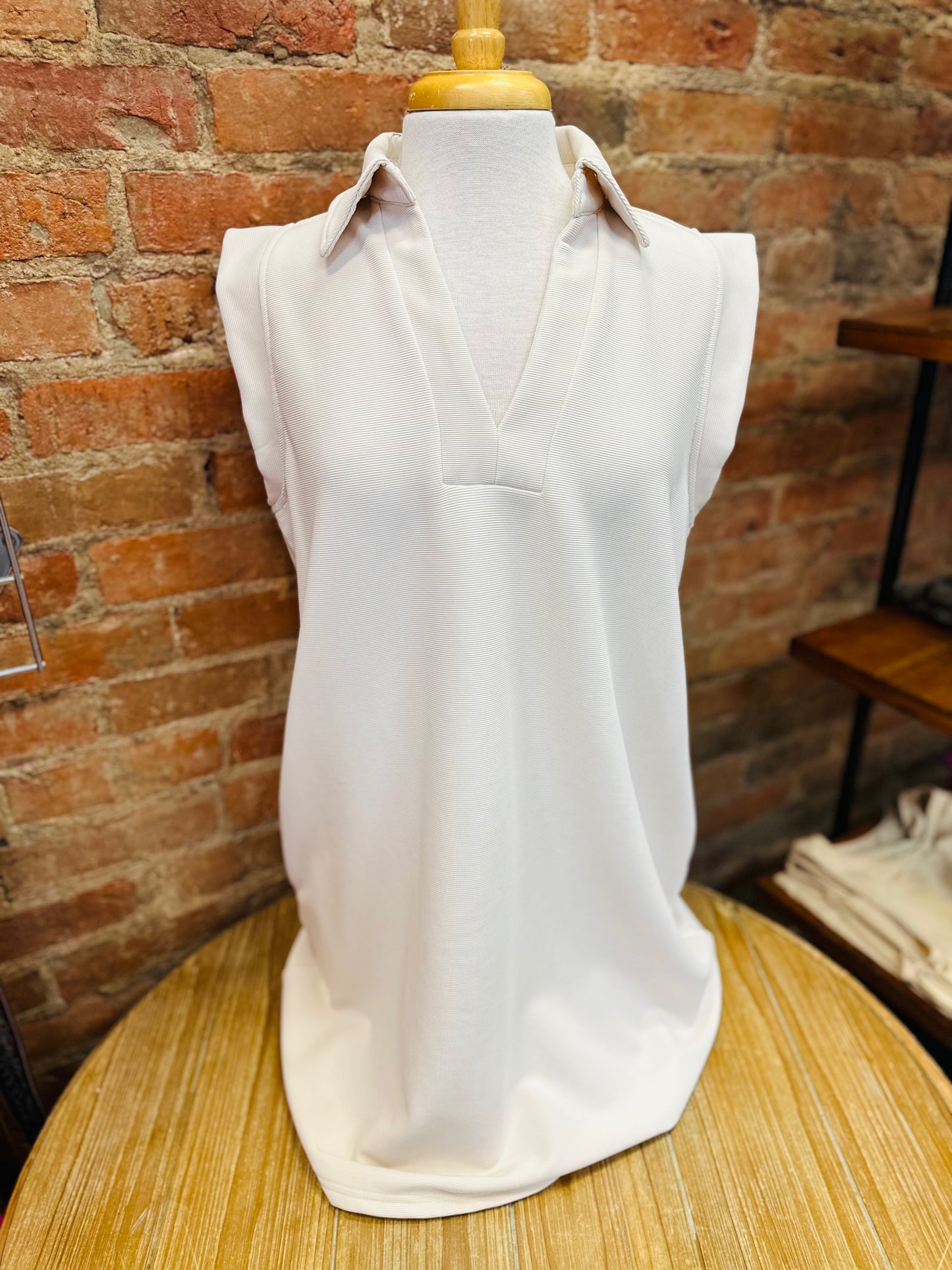 Collard V-Neck Sleeveless Dress