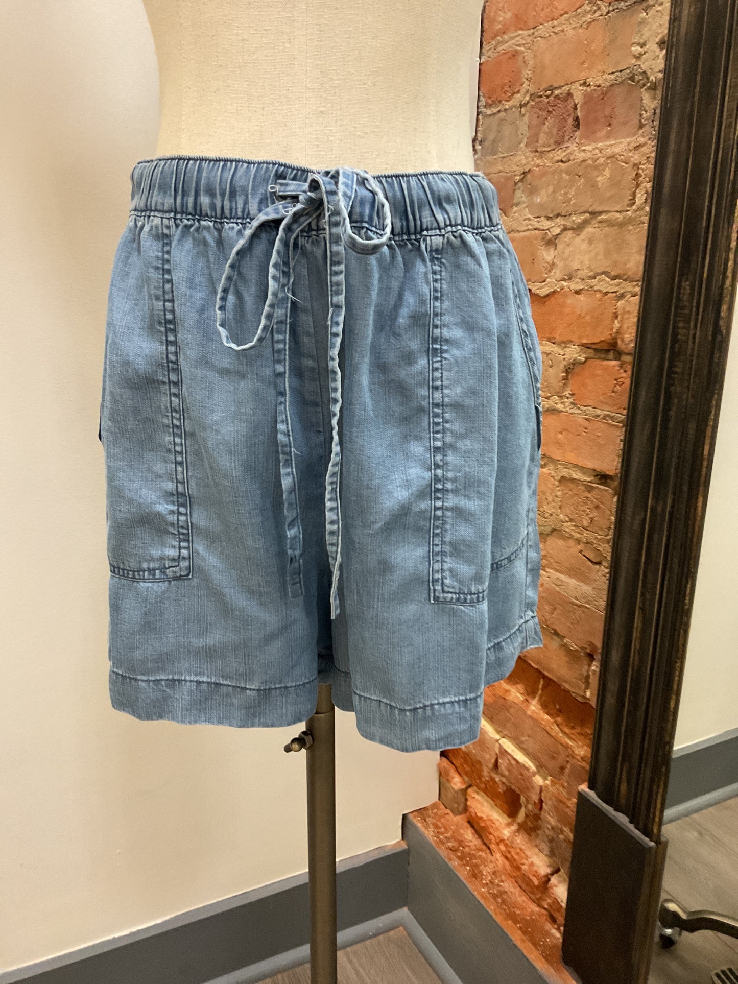 Easy Fit Shorts